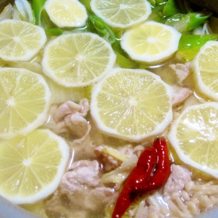 豚と白菜のレモン鍋【鶏がら塩糀スープが決め手!】
